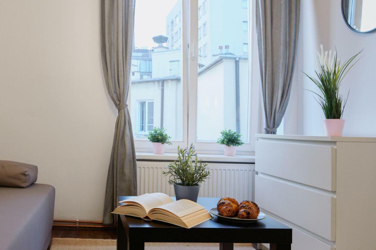 Apartments Chmielna 24 By Renters Warszawa Eksteriør billede